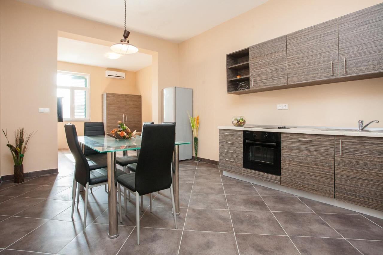 Apartments Tm Krk Town Extérieur photo